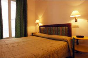 Xtrallusion offers characteristic Bed and Breakfast, B&B, Guest House, Hotel, Albergo and Country Lodge accommodation in Italy. Plus independent self-guided Walking, Adventure, Activity, Skiing and Paragliding Holiday itineraries on the Italian Rivieras, in the Italian Lakes, in the Italian Alps and in some of the most beautiful corners of Italy.